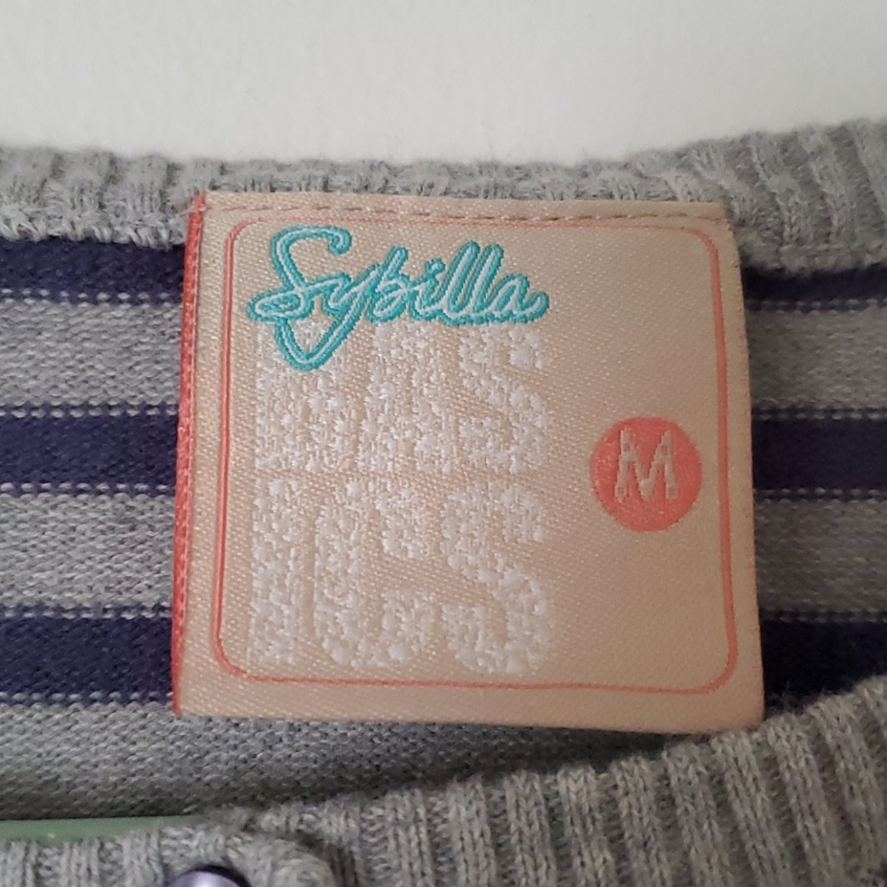 Sweater - Picture 2 of 4